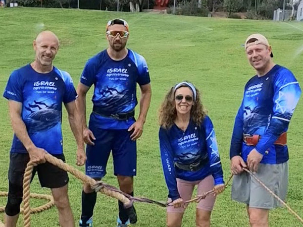 ביגוד HBR Sports בשטח | Tug Of War - ביגוד קאסטום לקבוצת משיכה בחבל