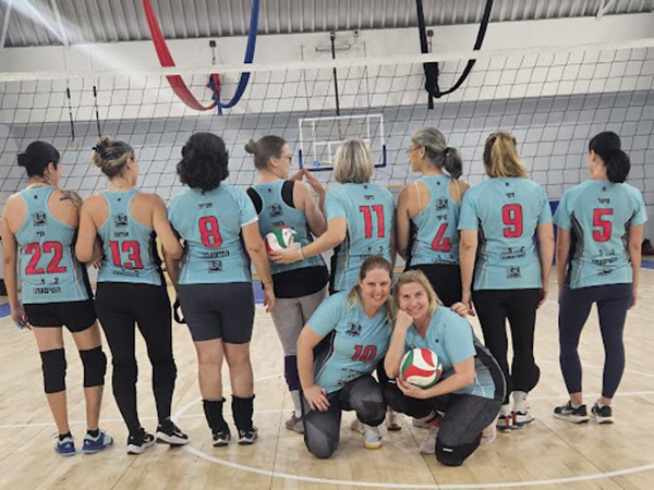 ביגוד HBR Sports בשטח | הפסגה - ביגוד כדורשת לקבוצת הפסגה