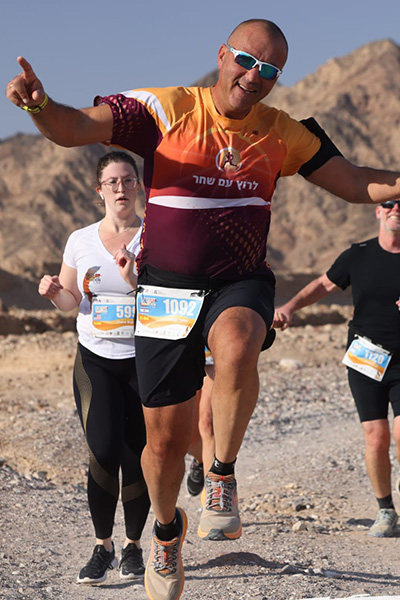 ביגוד HBR Sports בשטח | לרוץ עם שחר - ביגוד מעוצב לקבוצת ׳לרוץ עם שחר׳