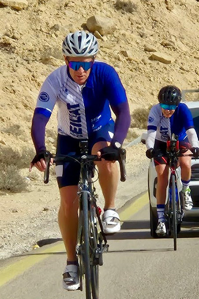 ביגוד HBR Sports בשטח | הדריבק - ביגוד בהפקת סטודיו הדריבק