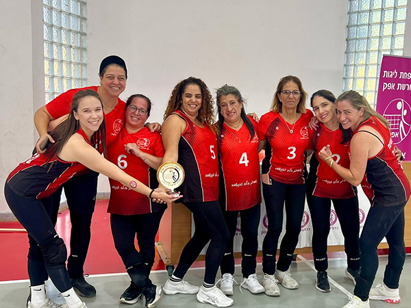 ביגוד HBR Sports בשטח | עממיות - ביגוד קבוצת הכדורשת של העממיות