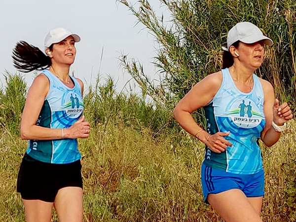 ביגוד HBR Sports בשטח | רצים בעמק - ביגוד ריצה קאסטום לקבוצת רצים בעמק