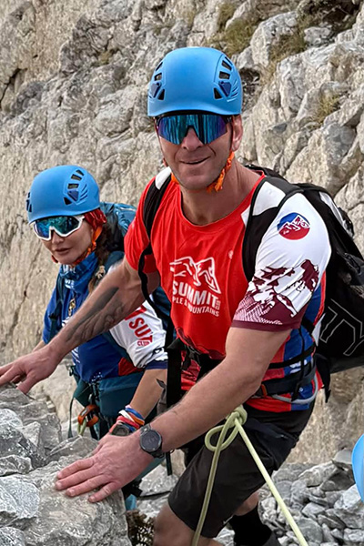 ביגוד HBR Sports בשטח | 7SUMMIT - ביגוד מועדון 7SUMMIT של דניאל וולפסון
