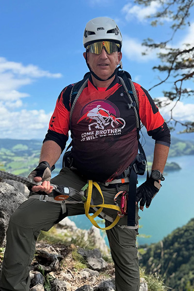 ביגוד HBR Sports בשטח | הדריבק - Brothers Ride