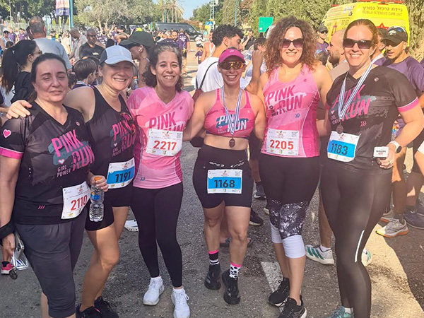 ביגוד HBR Sports בשטח | Pink Run - ביגוד ריצה לקבוצת הנשים Pink Run