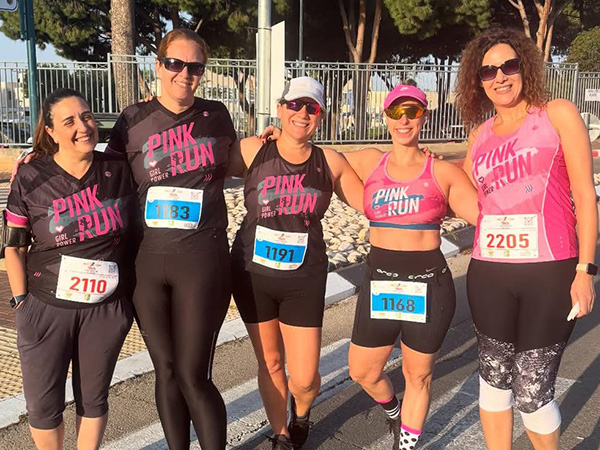 ביגוד HBR Sports בשטח | Pink Run - ביגוד ריצה לקבוצת הנשים Pink Run