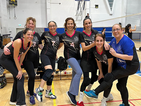 ביגוד HBR Sports בשטח | מונוסון - ביגוד לקבוצת הכדורשת של נוה מונוסון