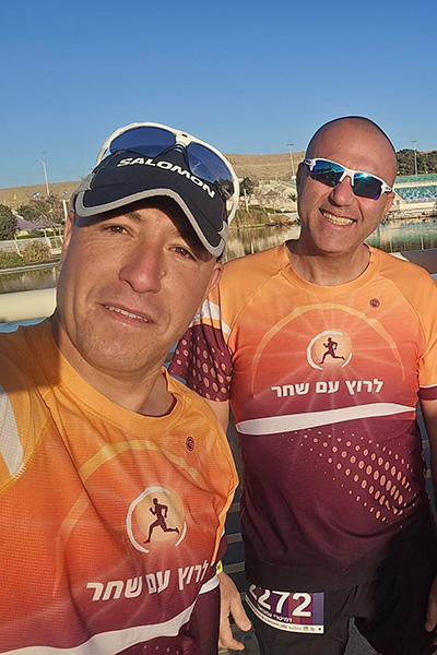 ביגוד מעוצב לקבוצת ׳לרוץ עם שחר׳