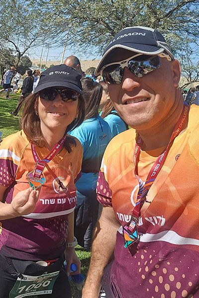 ביגוד מעוצב לקבוצת ׳לרוץ עם שחר׳