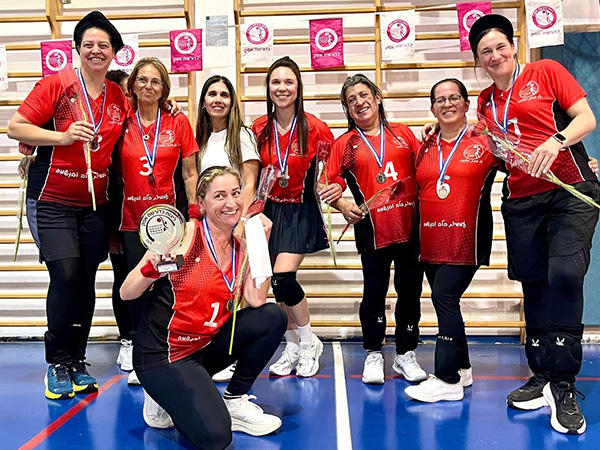 ביגוד HBR Sports בשטח | עממיות - ביגוד קבוצת הכדורשת של העממיות
