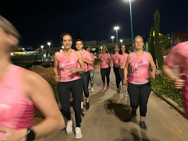 ביגוד HBR Sports בשטח | Pink Run - ביגוד ריצה לקבוצת הנשים Pink Run