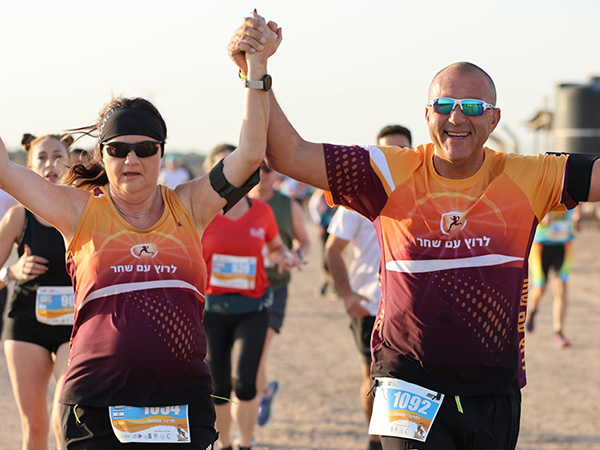 ביגוד HBR Sports בשטח | לרוץ עם שחר - ביגוד מעוצב לקבוצת ׳לרוץ עם שחר׳