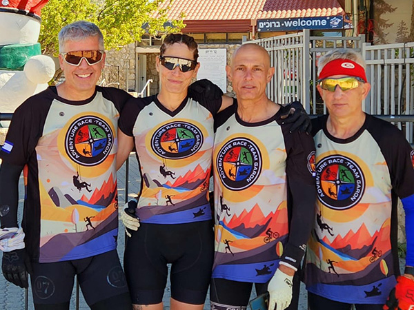 ביגוד HBR Sports בשטח | הדריבק - ביגוד בהפקת סטודיו הדריבק