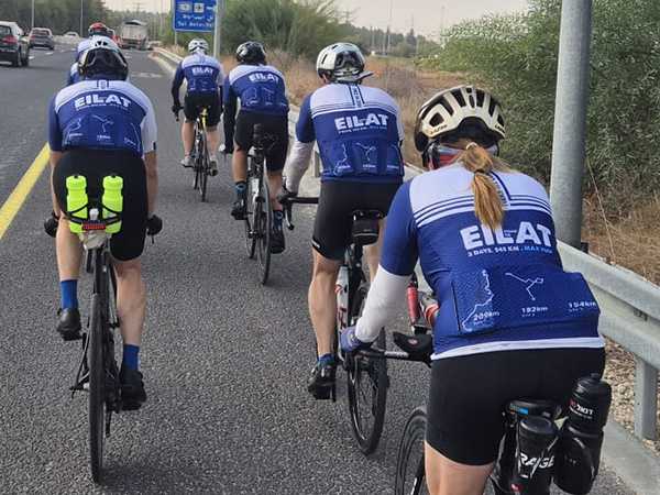 ביגוד HBR Sports בשטח | הדריבק - ביגוד בהפקת סטודיו הדריבק