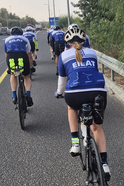 ביגוד HBR Sports בשטח | הדריבק - ביגוד בהפקת סטודיו הדריבק