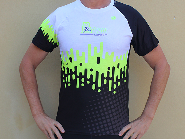 חולצת ריצה מנדפת בעיצוב קסטום | BGym - ביגוד 2021 לקבוצת BGym ב-3 גרסאות צבע זוהר