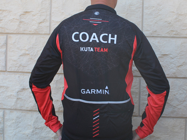 מעיל מאמן | KUTA TEAM - ביגוד ריצה קבוצת KUTA TEAM