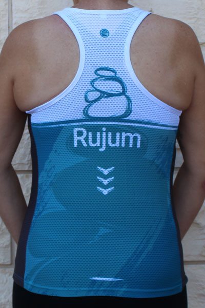 גב גופיית נשים | Rujum - ביגוד ריצה במיתוג חברה Rujum