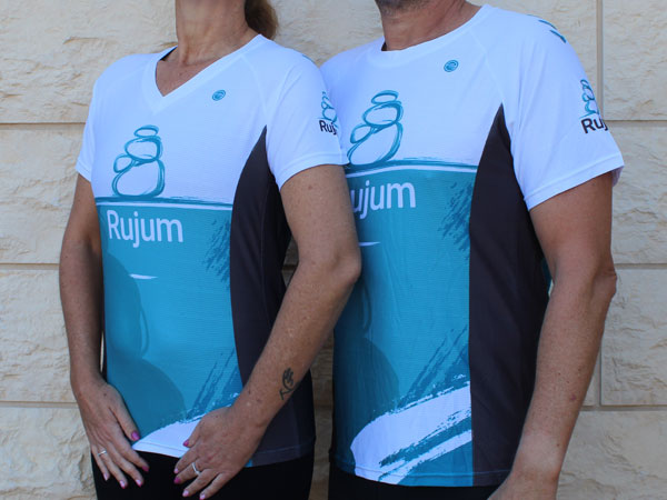 חולצות ריצה בגזרת גברים ונשים | Rujum - ביגוד ריצה במיתוג חברה Rujum
