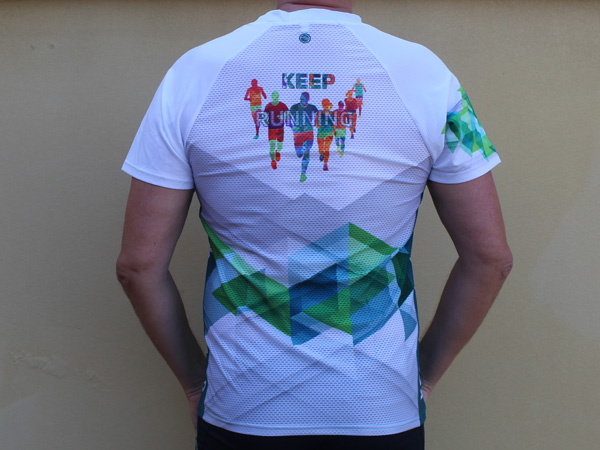 גב חולצת ריצה בעיצוב קאסטום | Keep Running - ביגוד בעיצוב אישי קבוצת Keep Running