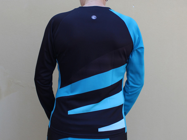 גב חולצת ריצה קסטום ארוכה | הדריבק - קולקציית הצבעים של HBR
