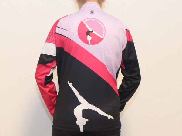 עליונית ממותגת | AcroKids - ביגוד לנבחרת האקרובטיקה של אקרוקידס