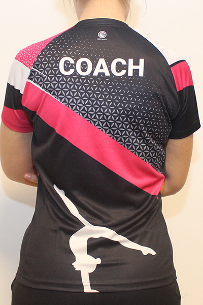 חולצת צוות מאמנים | AcroKids - ביגוד לנבחרת האקרובטיקה של אקרוקידס