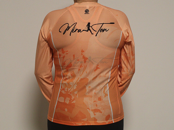 חולצה ארוכה בגזרת נשים | MiraTon - קבוצת ריצה לנשים MiraTon